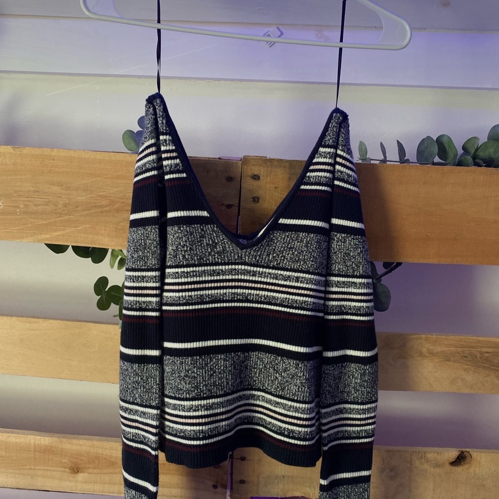 Deep V-Neck Crop-top
